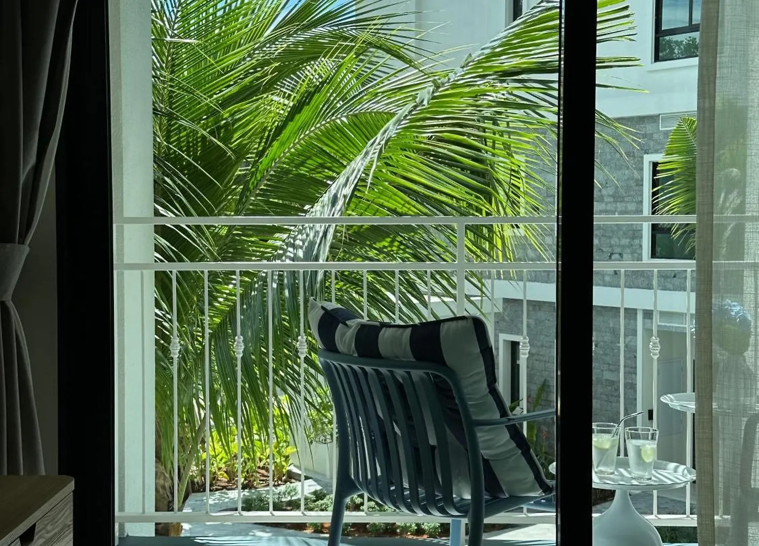 Title Halo Vitamin Sea Nai Yang Apartment